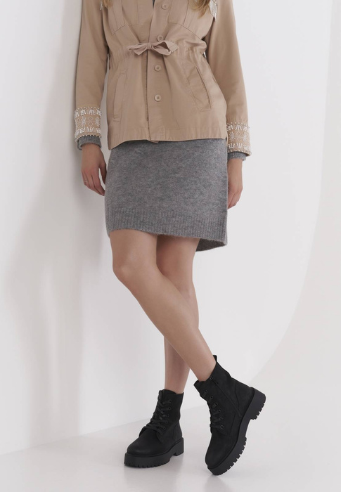 TR759 CZARNY NUBUK